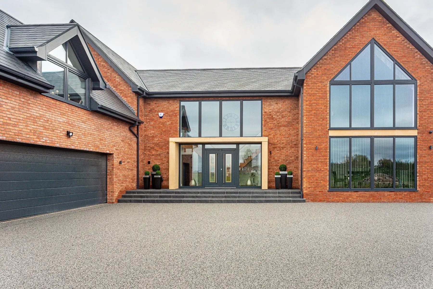 Vuba-Resin-Bound-Specified-at-Beautiful-New-Build-Site-Case-Study Vuba Resin